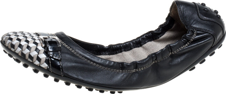 Tod's Black Leather Cap Toe Buckle Detail Scrunch Ballet Flats