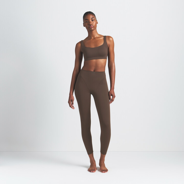 Nike Women's SKIMS Matte High-Waisted V-Line 26" Leggings in Brown | BOLEG7008W-DSP
