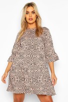 Thumbnail for your product : boohoo Plus Smudge Print Ruffle Sleeve Smock Dress