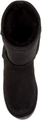 Minnetonka Short Genuine Sheepskin Pug Boot (Women)
