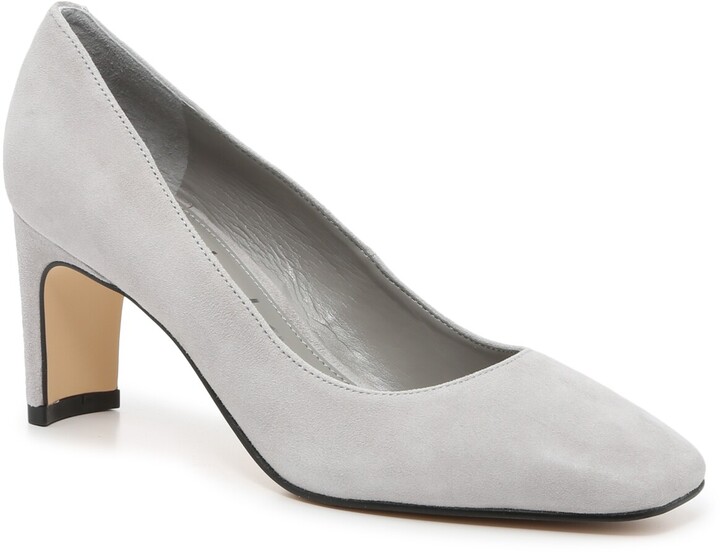 gray pumps
