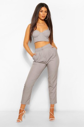 boohoo Woven Tailored Pleat Tapered Trouser
