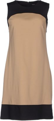 List Short dresses