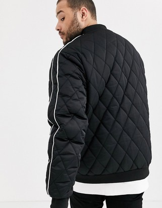 Duke king size quilted jacket with sleeve piping in black