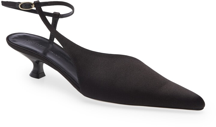 black closed toe pumps