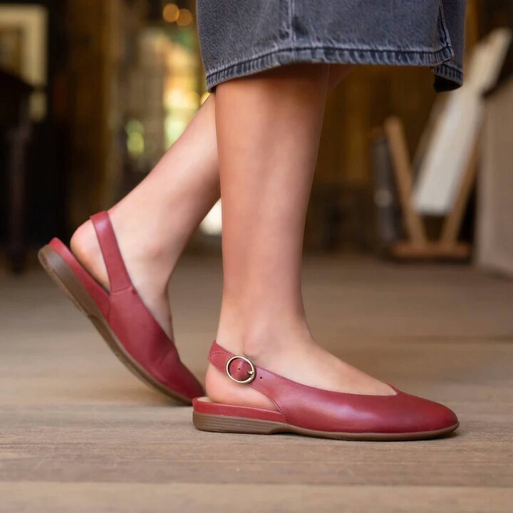 Women's Lea Clogs In 400600 - Red Burnished Nappa