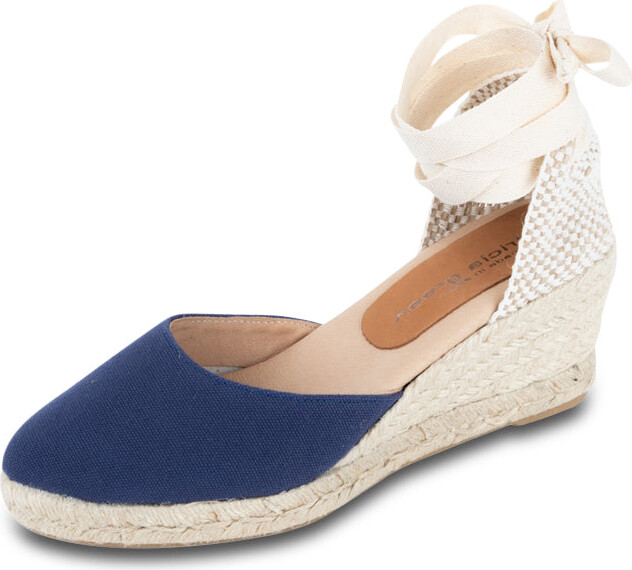 Patricia Green Women's Blue Leon Closed Toe Lace Up Espadrille