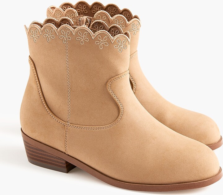 Girls' scallop-embroidery booties