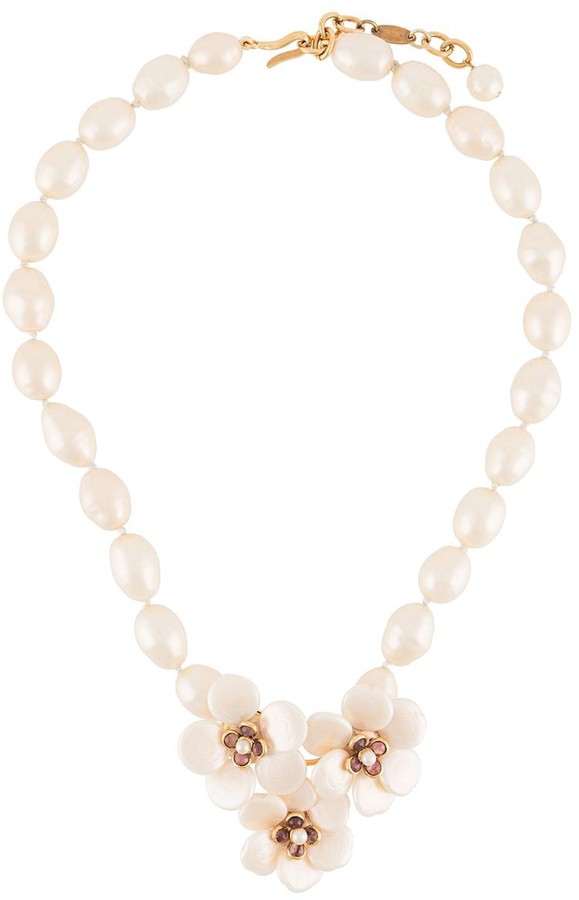 Chanel Pre Owned 1980s Camellia pearl necklace - ShopStyle Accessories