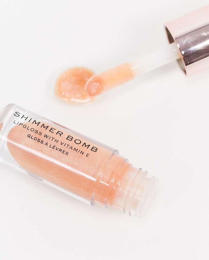 Шиммер для губ. Блеск shimmer bomb. Shiseido ультрасияющий блеск для губ shimmer gel. Глиттер для губ никс. Shiseido блеск для губ shimmer.