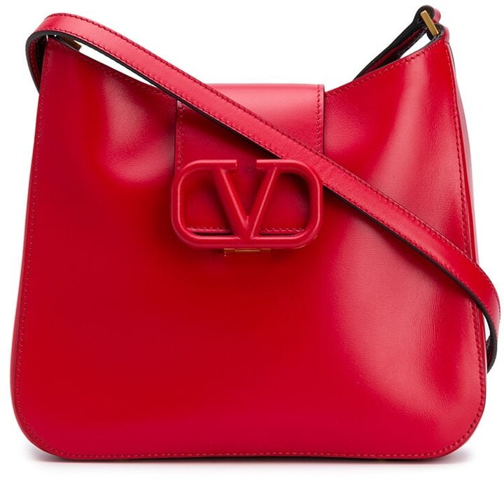 Valentino Garavani VSLING bag. Small textured leather shoulder bag. 