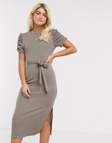 Thumbnail for your product : New Look ruched sleeve dress with tie waist in check