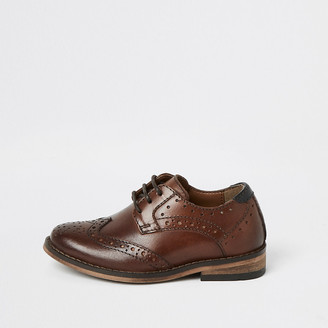 boys brouge boots