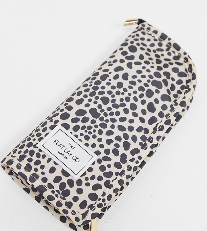 Flat Lay Company The Flat Lay Co. x ASOS Exclusive Standing Brush Case - Cheetah Print