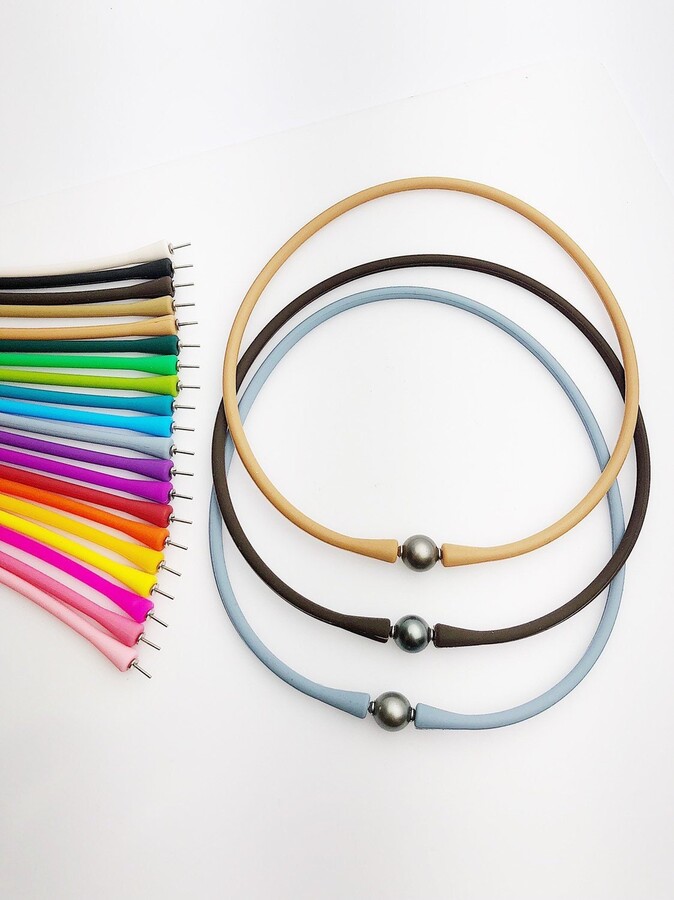 stretchy Tahitian Pearl Silicone Necklace, 20 Chain Colors Available