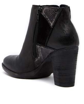 Khrio Crackled Contrast Boot