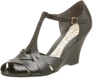 kenneth cole reaction women's card wedges