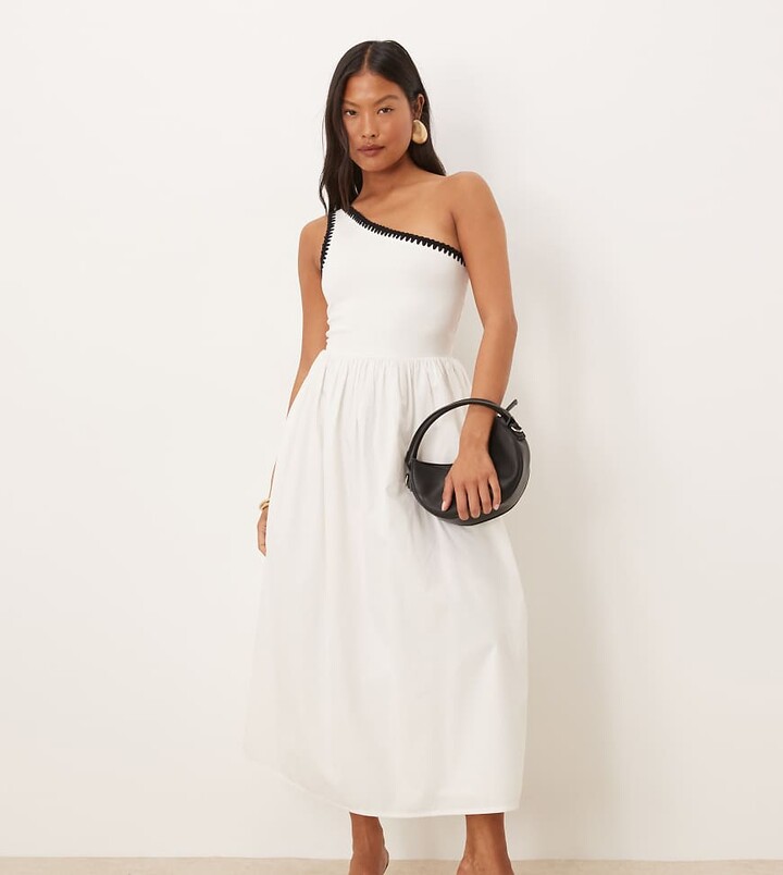 Nobody’s Child Petite Nobody's Child Petite Seattle sleeveless midi dress in white