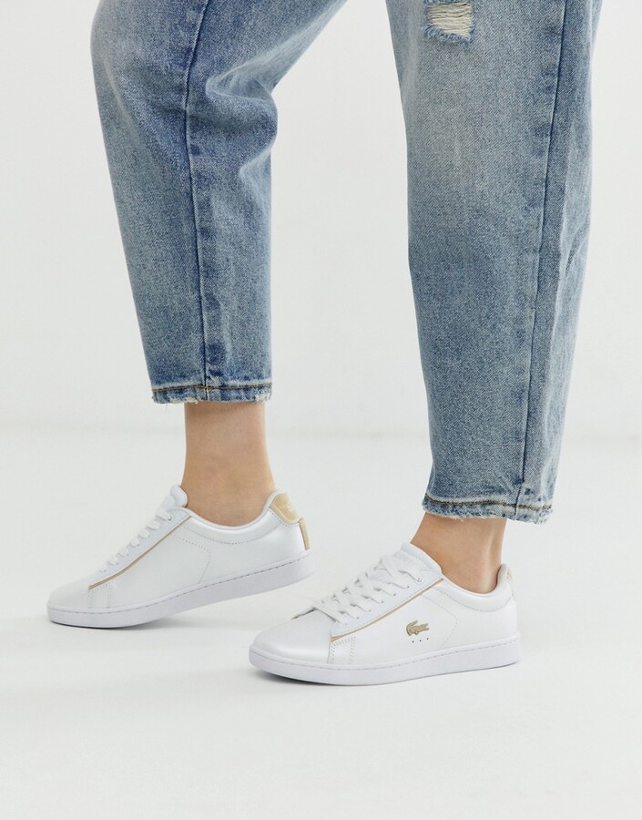 Aggressiv Forstærke talent Lacoste Carnaby Evo 118 Sneakers in White With Gold Trims - ShopStyle