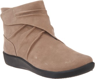 clarks cloudsteppers silver