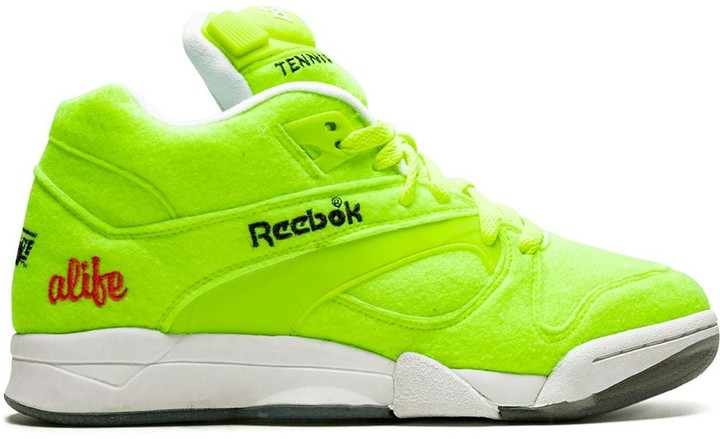 Reebok court victory pump felt sneakers 