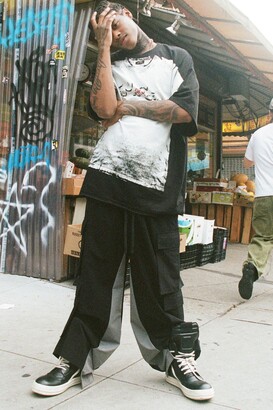 boohoo Mens Black Trippie Redd Elasticated Waist Relaxed Technical Stretch Cargo  Trousers - ShopStyle