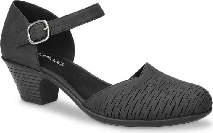 Easy Street Shoes Justina Sandal