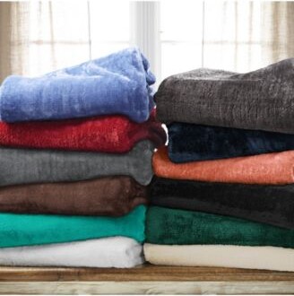 Superior Wrinkle Resistant Plush Fleece Blanket Collection
