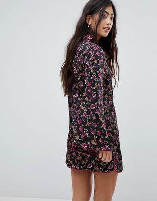 Glamorous Petite Long Sleeve Shift Dress With High Collar In Grunge Floral