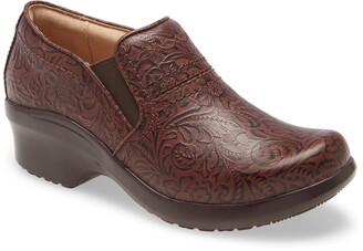 ariat mules and clogs
