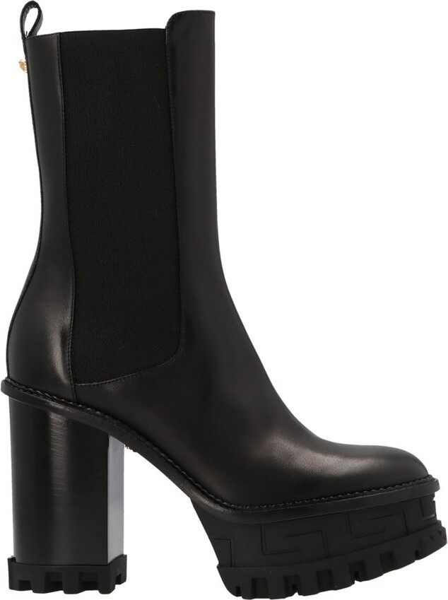 greca labyrinth boots