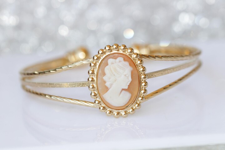 Etsy Vintage Shell Cameo Bangle, Antique Style Bracelet