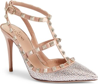 rockstud pointed toe pump