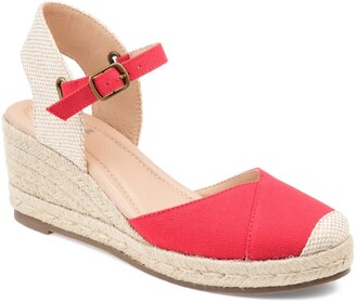 journee collection kova wedge pump