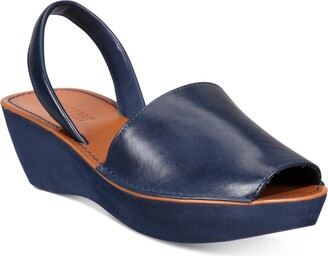 kenneth cole reaction women's card wedges