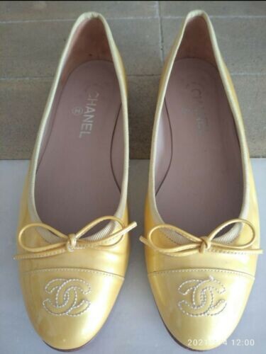 Authentic chanel muted yellow patent leather ballet flats sz 39.5