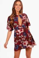 Thumbnail for your product : boohoo Petite Keyhole Detail Floral Skater Dress