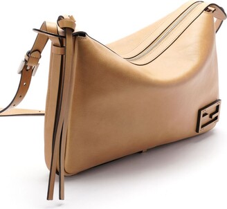 ショルダーバッグ・ポシェット FENDI SIMPLY MEDIUM SHOULDER BAG Fendi Simply medium shoulder bag | The Fashion Square