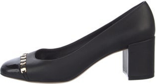 Ferragamo Leather Pumps Blue Round-Toes