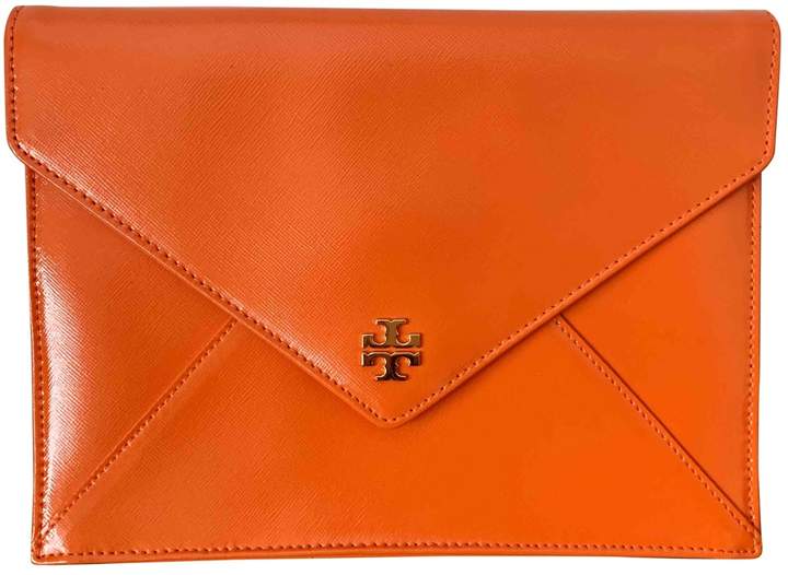 tory burch orange clutch