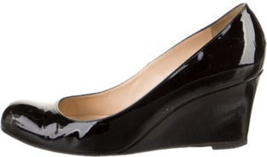 Christian Louboutin Patent Leather Pumps Black Round-Toes Designer