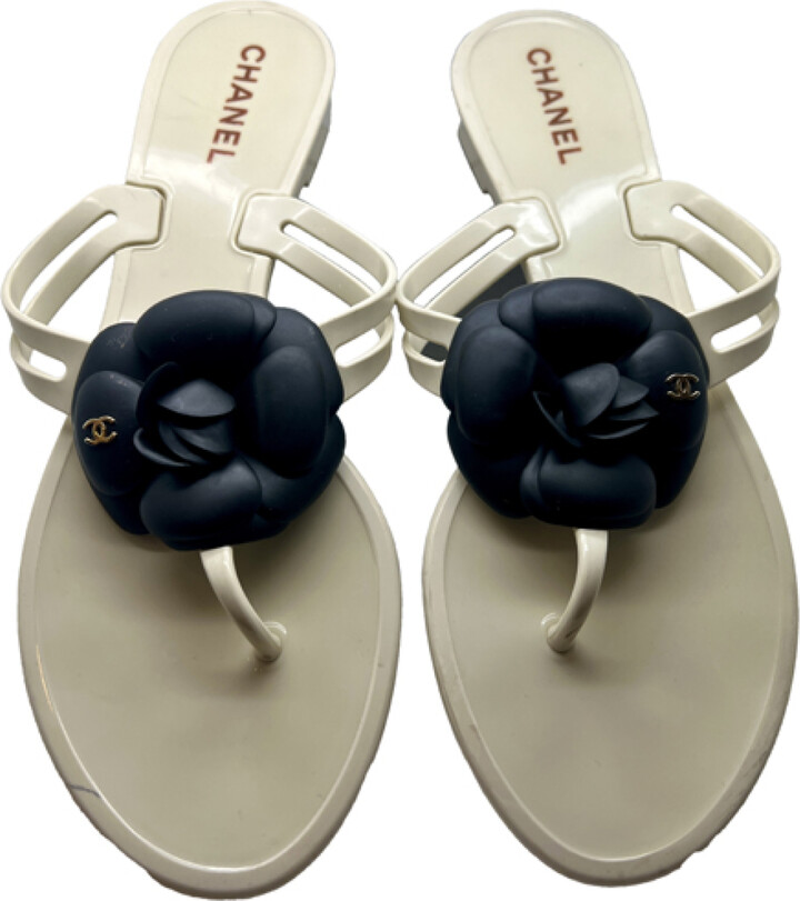 chanel flip flops white