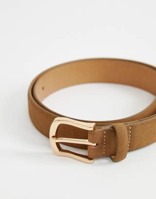 ASOS Design DESIGN faux suede slim belt in tan with gold buckle