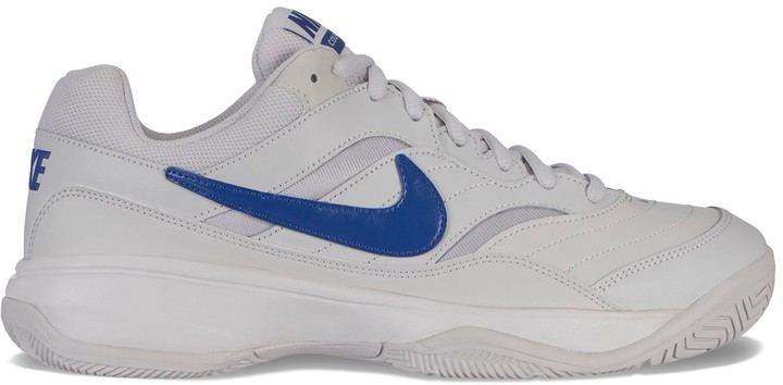 gray nike tennis shoes