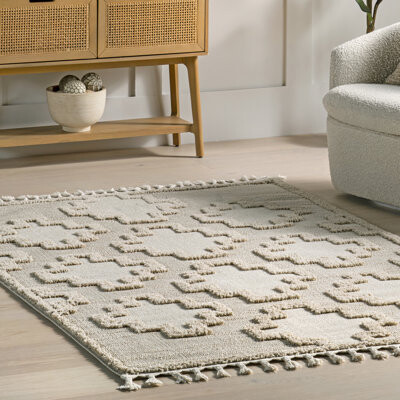 Union Rustic Polina Geometric High-Low Tasseled Area Rug