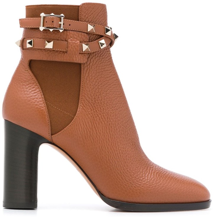 tan valentino rockstud