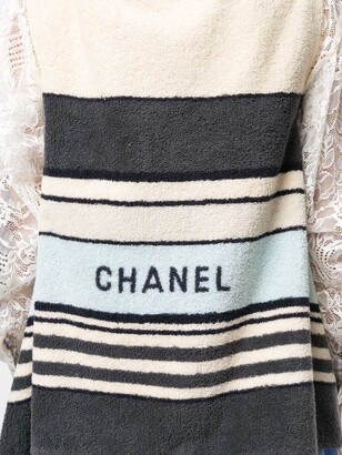 Chanel Pre Owned 2000s CC sleeveless tops poncho
