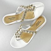 Thumbnail for your product : Vera Wang Simply vera beaded floral horseshoe flip-flops