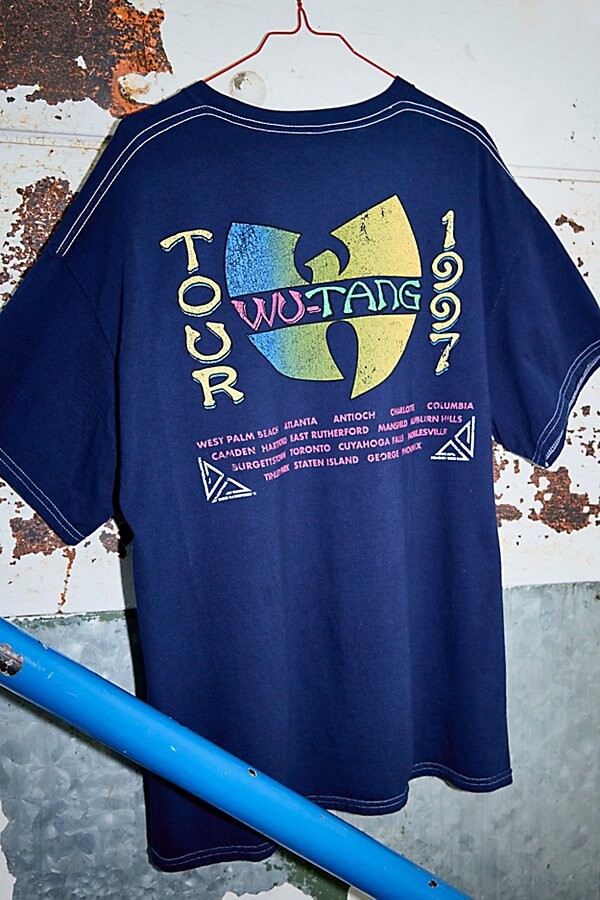 Urban Outfitters Wu-Tang 1997 Tour Graphic Tee in Navy