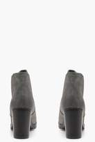Thumbnail for your product : boohoo Block Heel Chelsea Boots